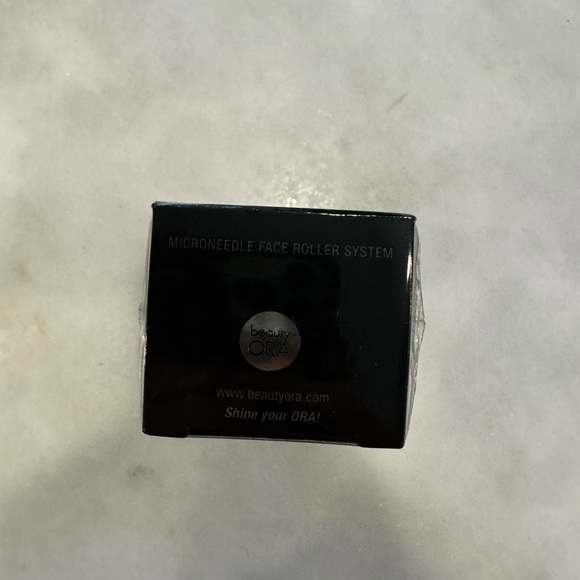 NEW BEAUTY ORA MICRONEEDLE FACE ROLLER SYSTEM - Picture 4 of 5
